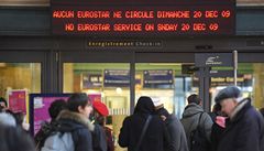Zamrzl vlaky pod La Manche: tisce lid el tunelovmu chaosu